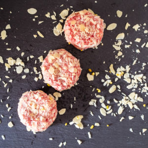 Mandorlina, polpetta di carne di scottona e maiale in granella di mandorle